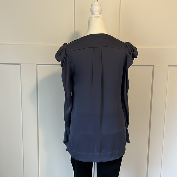 BCBG Max Aztia Drape Sleeve Wrap Blouse Size XXS Charcoal - Picture 8 of 8